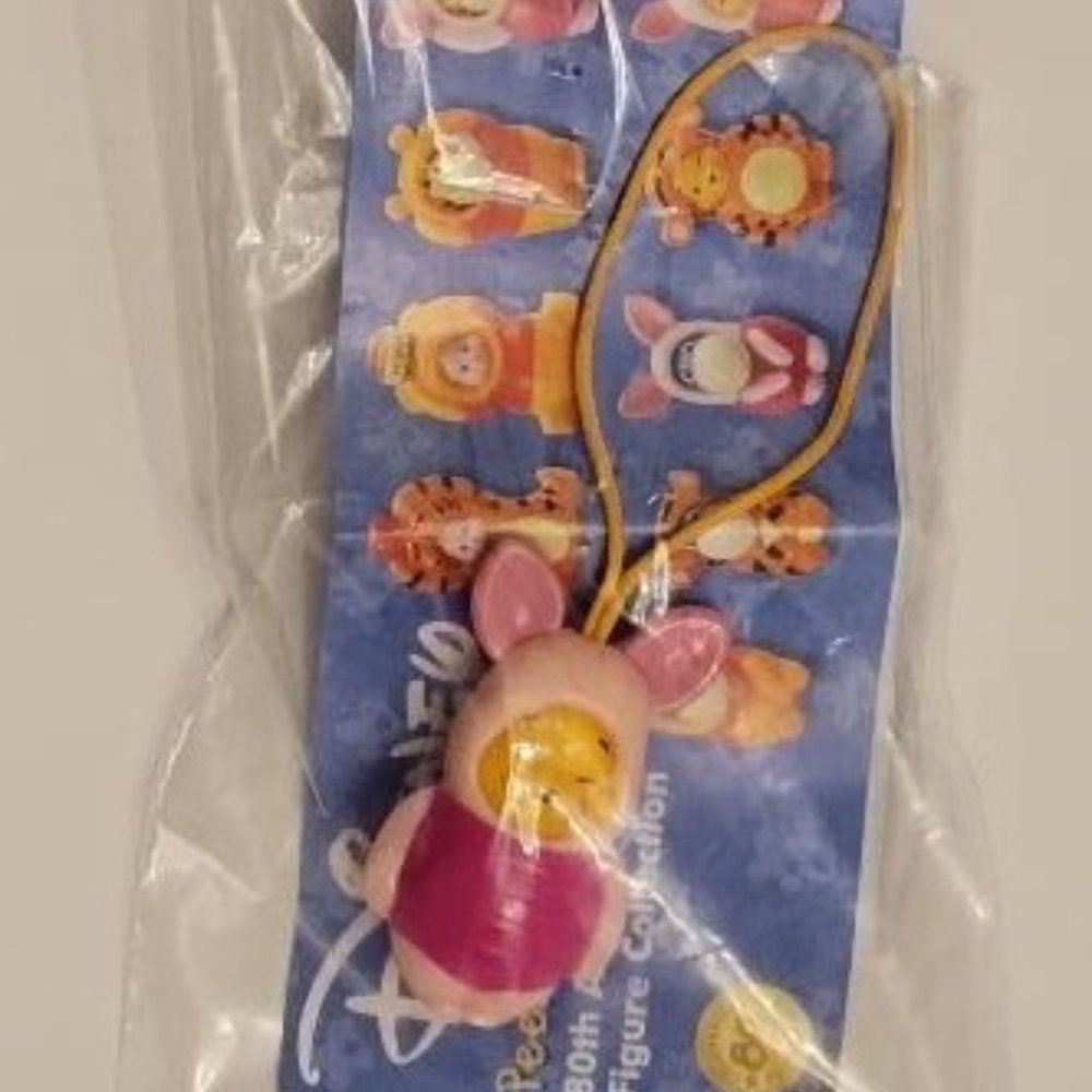 Winnie The Pooh Peek-A-Pooh Series 9 80Th Anniversary Pooh-Piglet Tomy Yujin